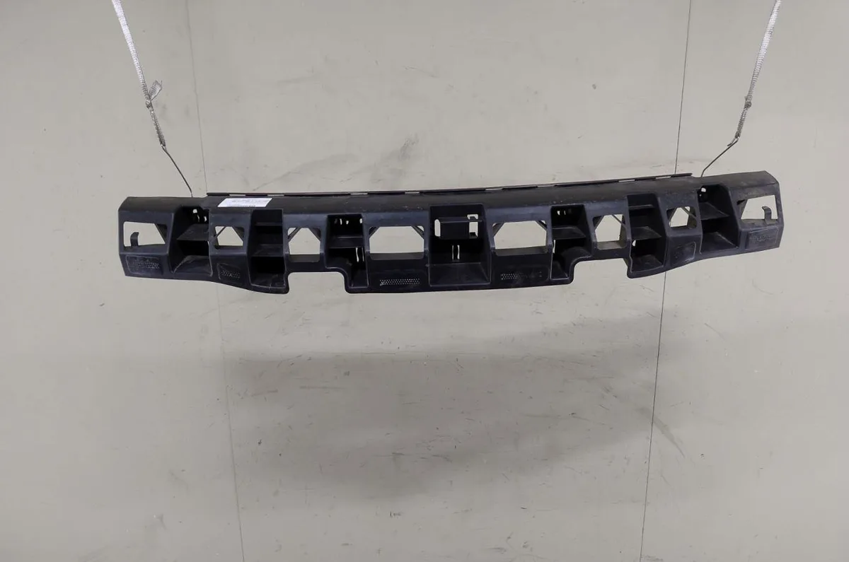Absorbeur pare-choc arrière Audi A1 (8X1, 8XK) 1.6 tdi (2011-2015) 3 portes occasion