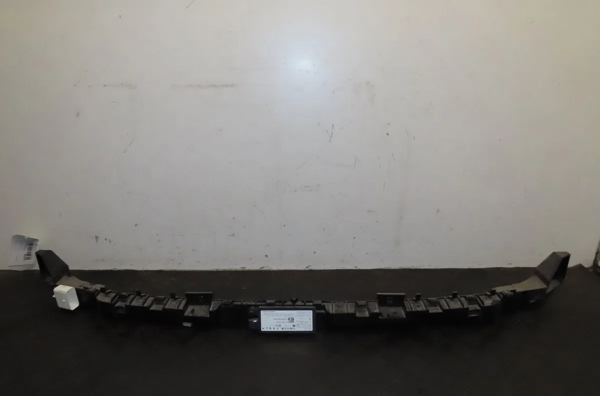 Absorbeur pare-choc arrière Tesla MODEL Y (5YJY) Ev (2019) occasion