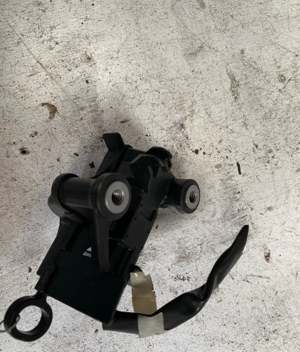 Actionneur serrure hayon Peugeot 108 1.0 vti 72 (2018) occasion