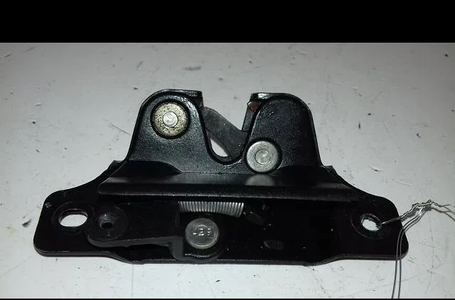 Actionneur serrure hayon Peugeot 206 (2L_, 2M_) 1.4 i (2lkfwa, 2mkfwa) (2009-2013) 3 portes occasion