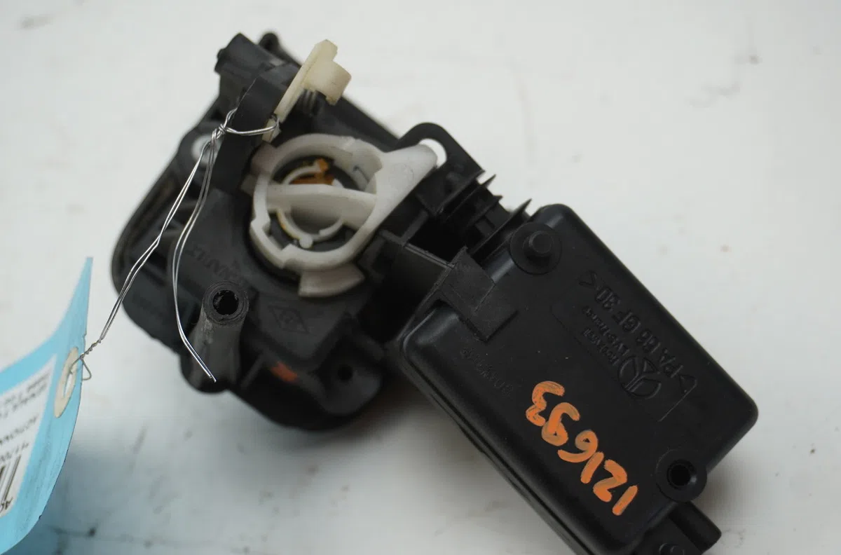 Actionneur serrure hayon Renault CLIO II (BB_, CB_) 1.2 (bb0a, bb0f, bb10, bb1k, bb28, bb2d, bb2h, cb0a,... (1998-2010) 