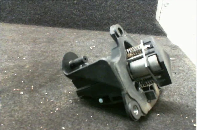Actionneur serrure hayon Renault CLIO II (BB_, CB_) 1.2 lpg (bb0a, cb0a) (1999-2001) occasion