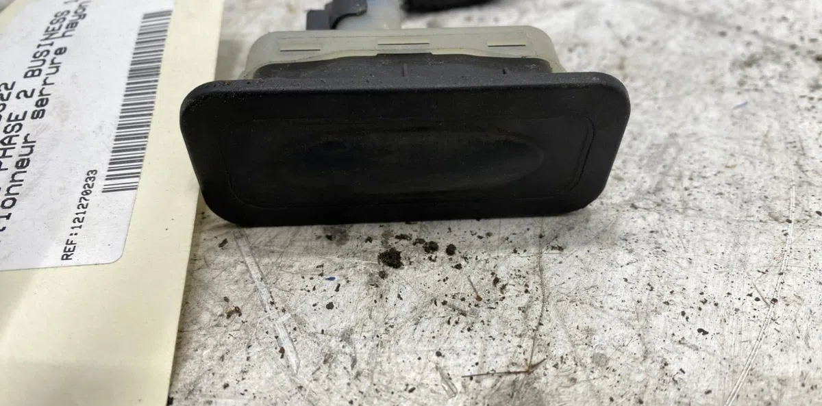 Actionneur serrure hayon Renault CLIO III (BR0-1, CR0-1) 1.5 dci (2010-2014) 3 portes occasion