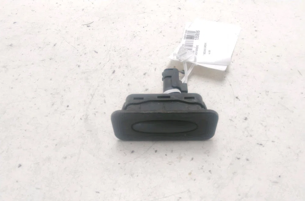 Actionneur serrure hayon Renault MEGANE III Grandtour (KZ0-1) 1.5 dci (kz0c, kz1a) (2009) occasion