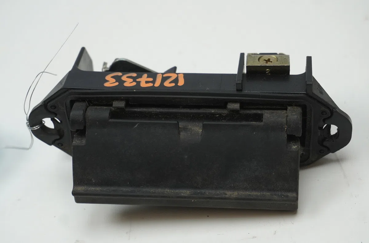 Actionneur serrure hayon Toyota COROLLA (_E12_) 2.0 d-4d (cde120_) (2002-2006) occasion