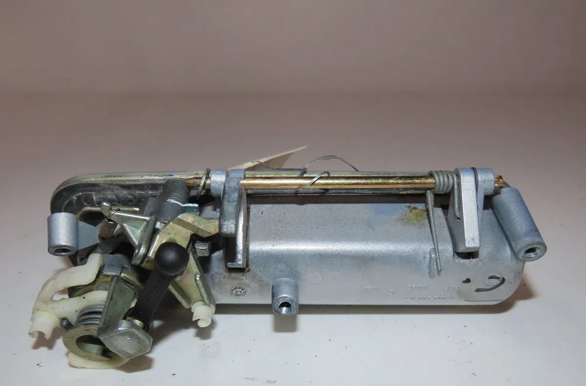 Actionneur serrure hayon Volkswagen POLO (6N2) 1.4 (1999-2001) 5 portes occasion