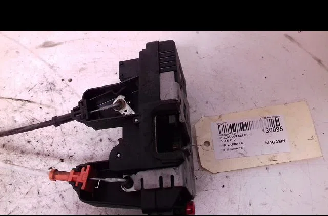 Actionneur serrure porte ard Opel ZAFIRA A Monospace (T98) 1.8 16v (f75) (1999-2000) occasion