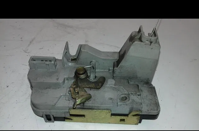Actionneur serrure porte ard Peugeot 307 (3A-C) 2.0 16v (2000-2005) occasion