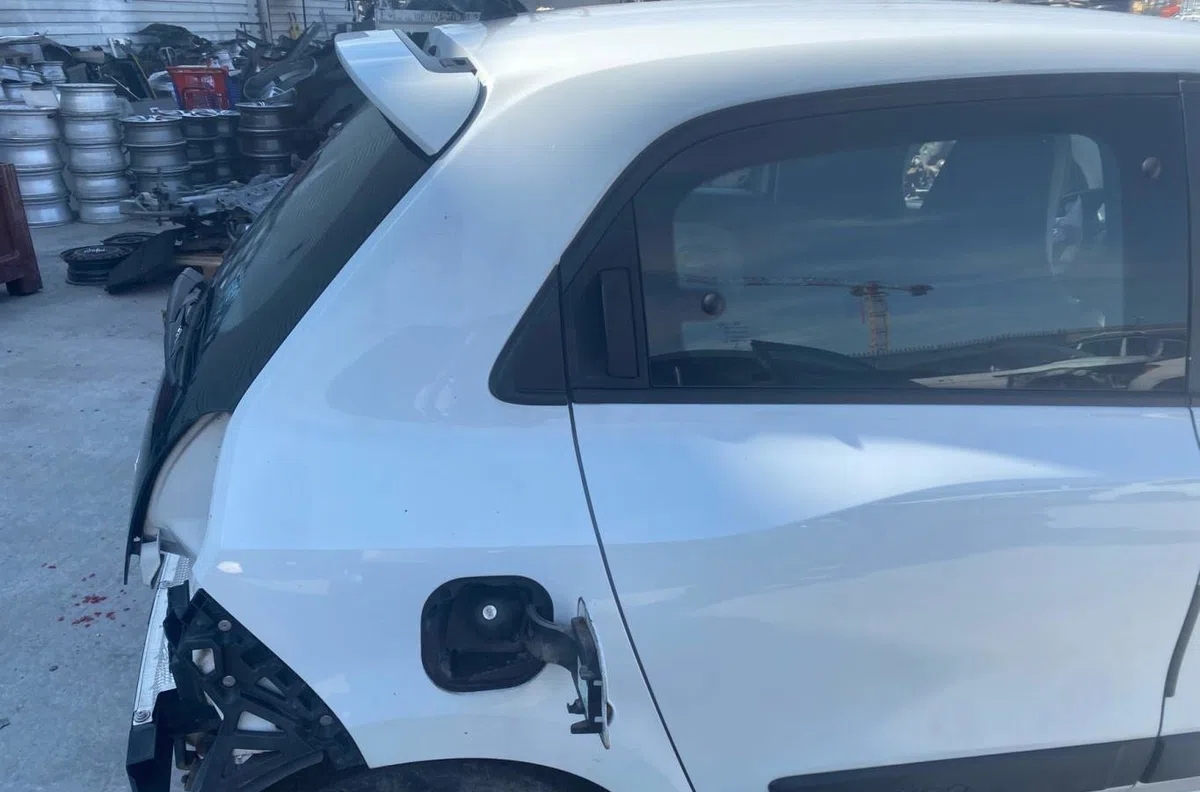 Aile arrière droite RENAULT TWINGO 3 PHASE 1 occasion