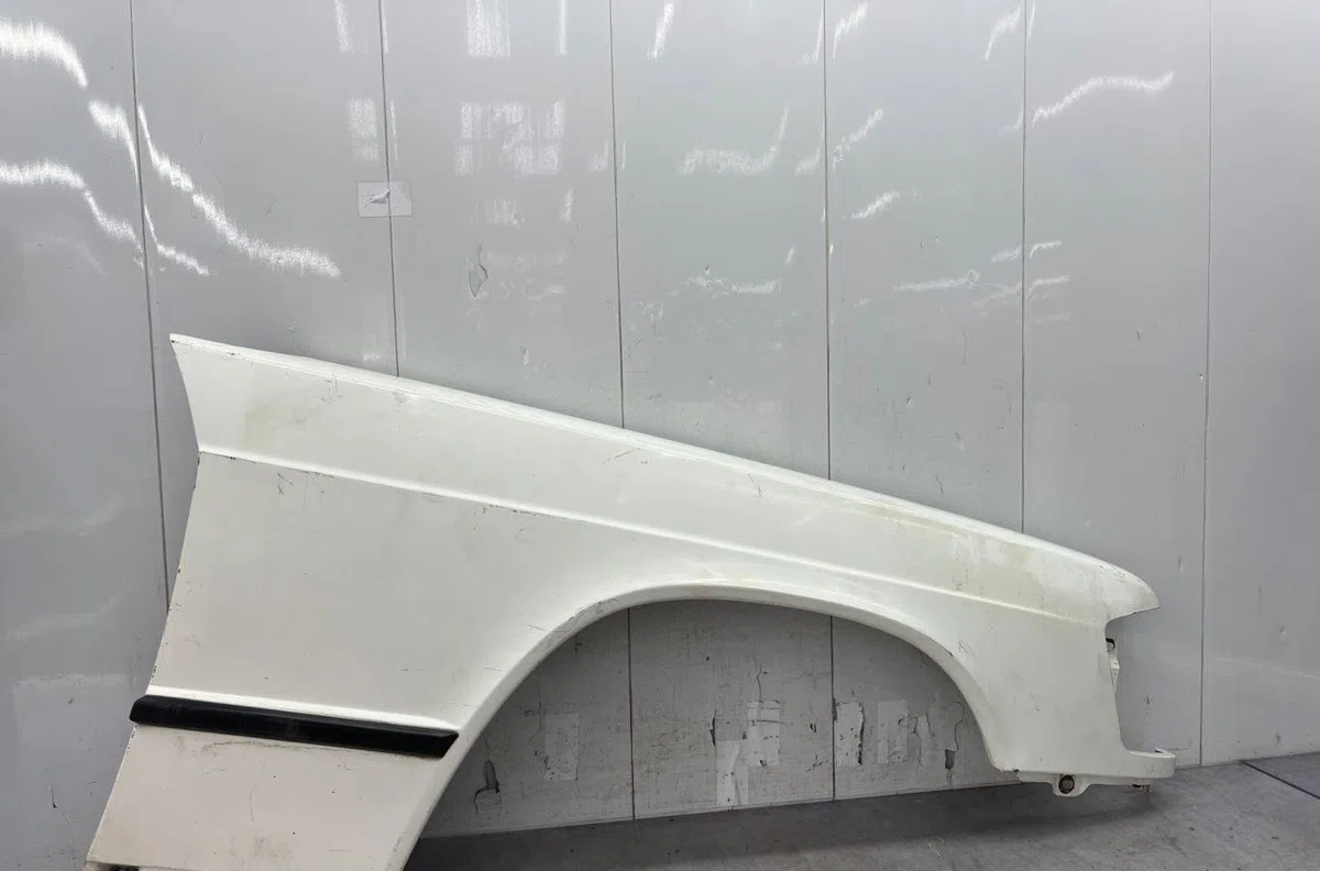 Aile avant droite MERCEDES 190 W201 PHASE 1 occasion