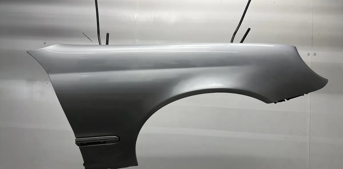 Aile avant droite MERCEDES CLASSE C 203 PHASE 1 BREAK occasion