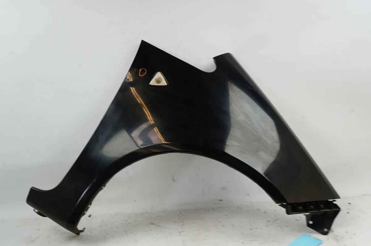 Aile avant droite Mitsubishi COLT VI (Z3_A, Z2_A) 1.3 (z21a) (2004-2012) occasion