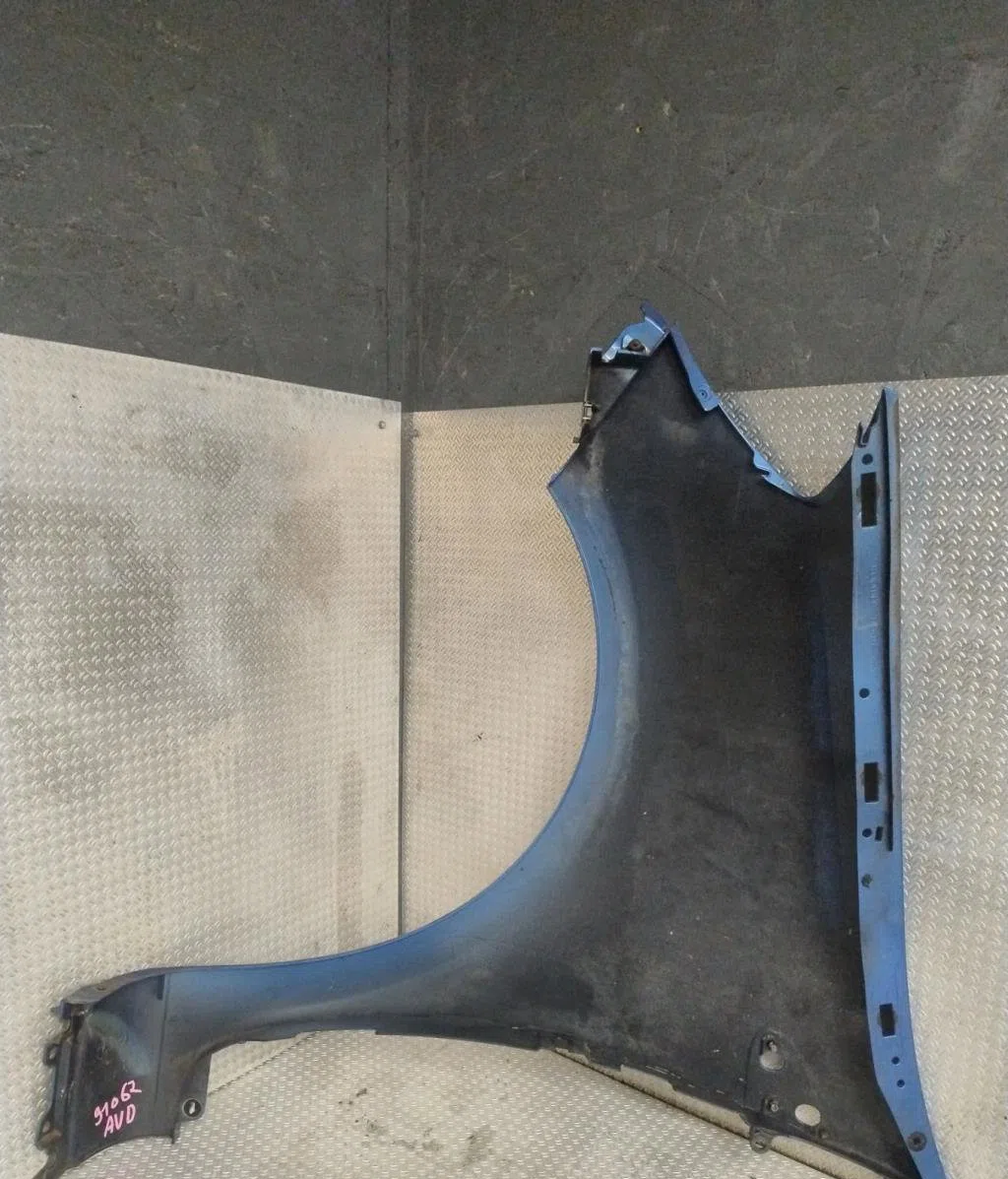 Aile avant droite Renault CLIO III (BR0-1, CR0-1) 1.4 16v (2005-2012) occasion