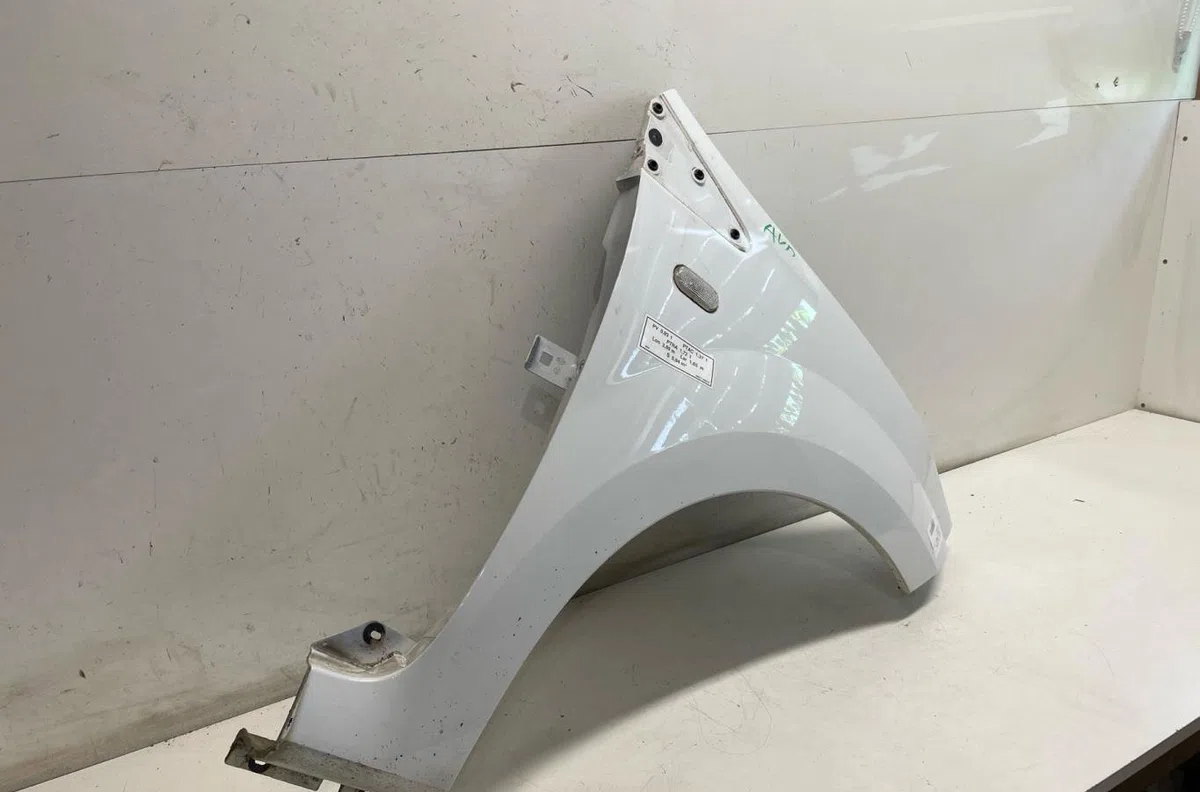 Aile avant droite Renault TWINGO II (CN0_) 1.2 turbo (cn0c, cn0f) (2007-2014) occasion