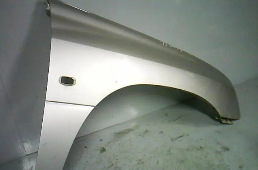 Aile avant droite Suzuki GRAND VITARA I (FT, HT) 2.0 4x4 (ta52, tl52, sq 420) (1998-2003) occasion