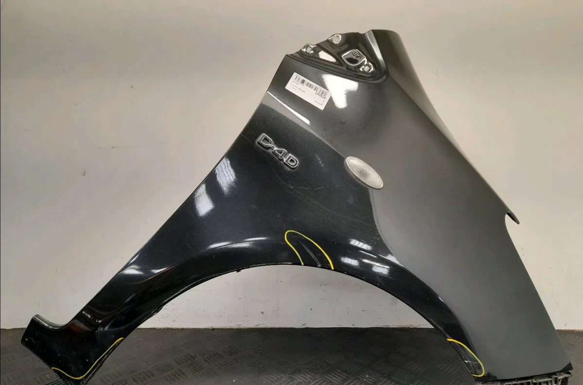 Aile avant droite Toyota YARIS (_P9_) 1.4 d-4d (nlp90_) (2005-2012) occasion