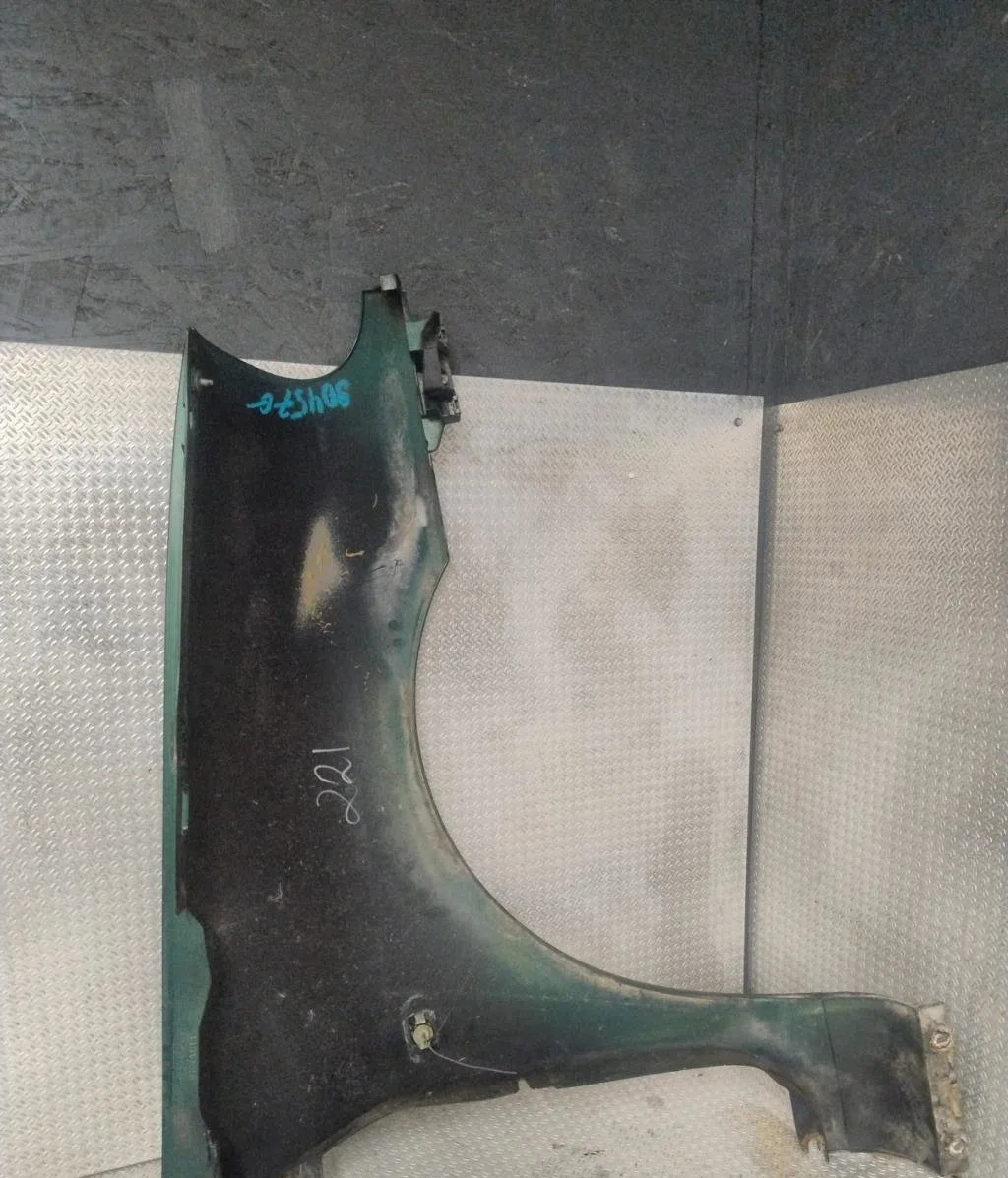 Aile avant gauche Renault CLIO II (BB_, CB_) 1.4 (b-cb0c, b-cb0s) (1998-2005) occasion