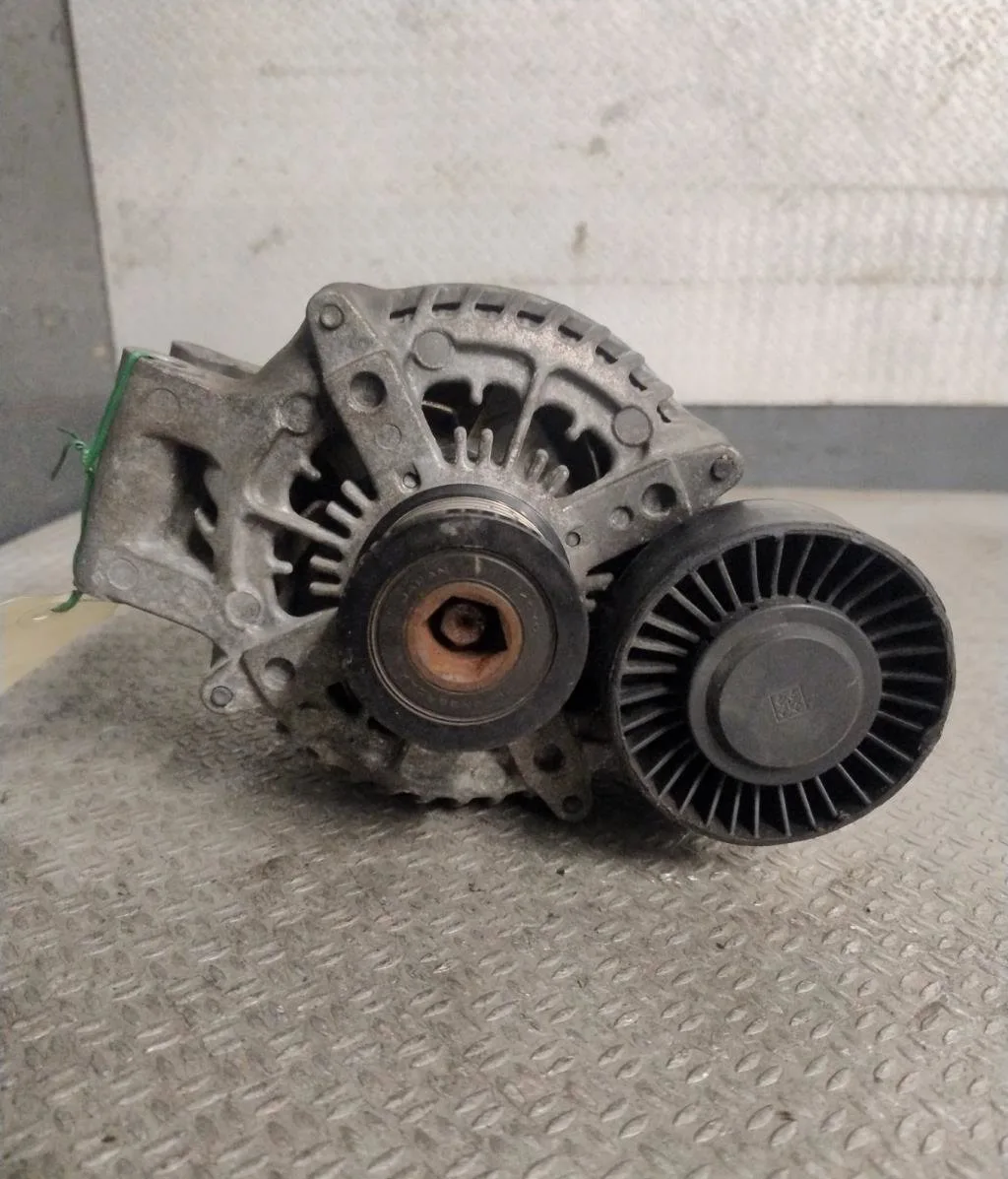 Alternateur BMW SERIE 1 E87  SERIE 1 E87 PHASE 2 occasion