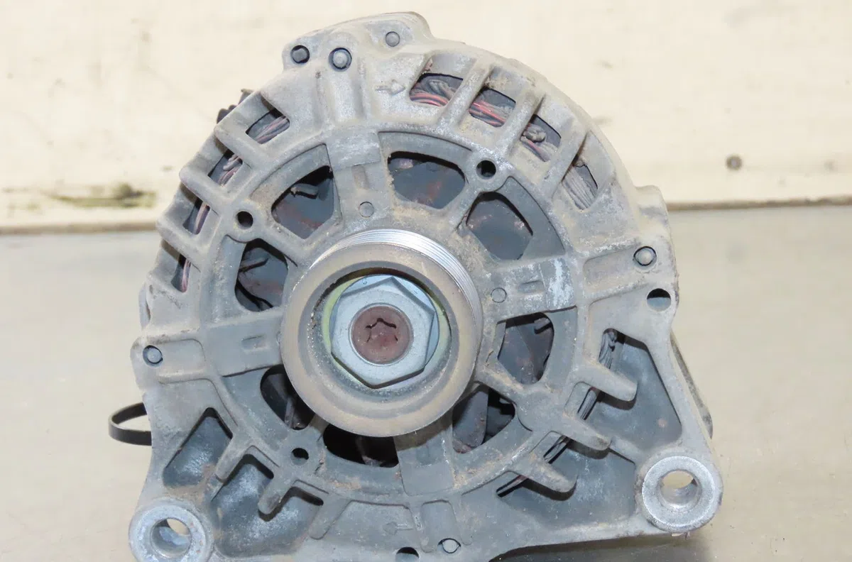 Alternateur Peugeot 307 (3A-C) 1.6 16v (2000-2007) 5 portes occasion
