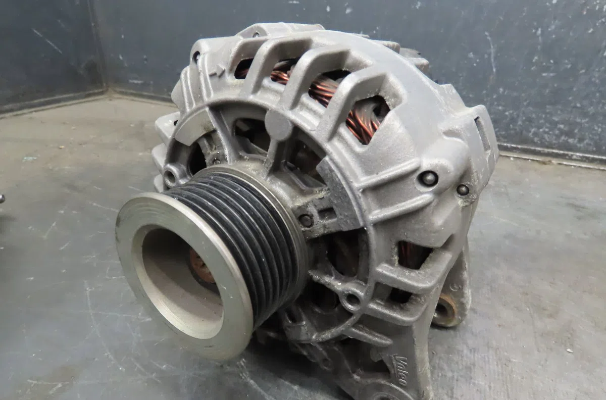Alternateur Renault CLIO III (BR0-1, CR0-1) 1.2 16v (br02, br0j, br11, cr02, cr0j, cr11) (2005-2014) 5 portes occasion