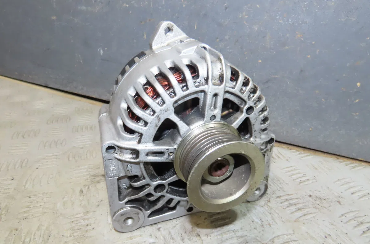 Alternateur Renault LAGUNA II (BG0-1_) 2.0 16v (bg00, bg0k, bg0p, bg0w) (2002-2007) 5 portes occasion