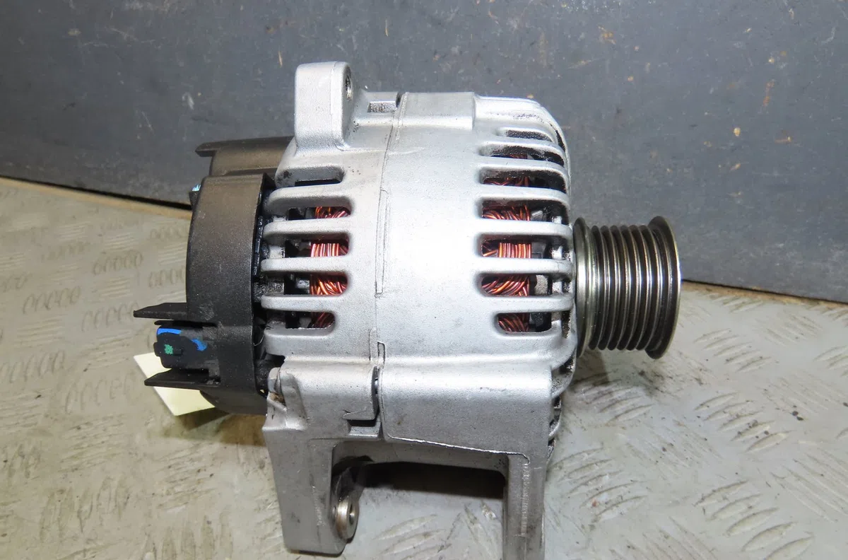 Alternateur Renault LAGUNA II (BG0-1_) 2.0 16v (bg00, bg0k, bg0p, bg0w) (2002-2007) 5 portes occasion