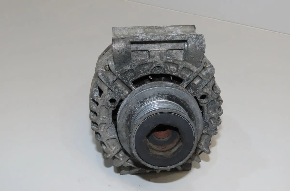 Alternateur Renault MEGANE I (BA0-1_) 1.4 16v (ba0d, ba1h, ba0w, ba10) (1999-2003) occasion