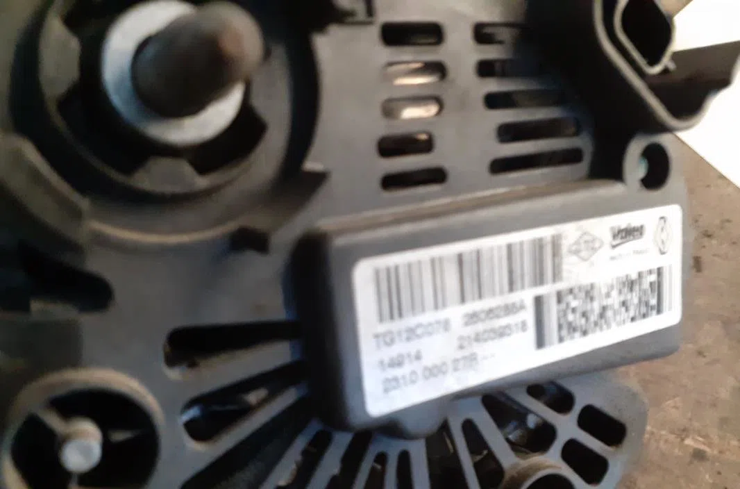 Alternateur Renault MEGANE III 3-5 portes (BZ0-1_, B3_) 1.5 dci (bz1g, bz1w, bz0r) (2013-2015) 5 portes occasion
