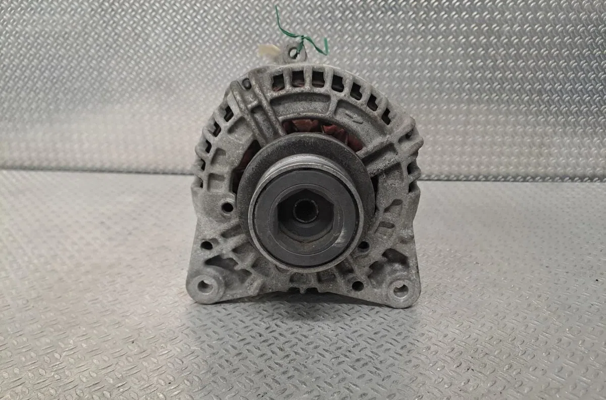 Alternateur Renault SCÉNIC II (JM0-1_) 1.5 dci (jm0f) (2003-2006) 5 portes occasion