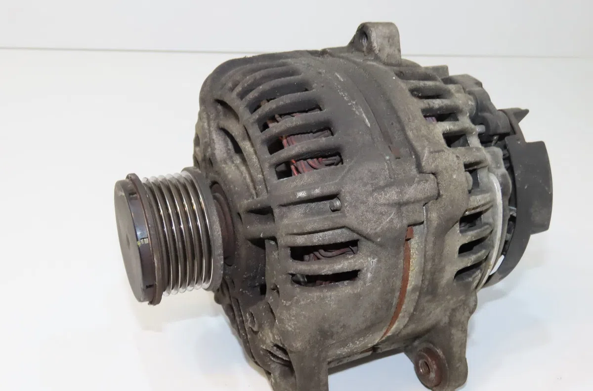 Alternateur Renault SCÉNIC II (JM0-1_) 1.5 dci (jm1e, jm16) (2005-2008) 5 portes occasion