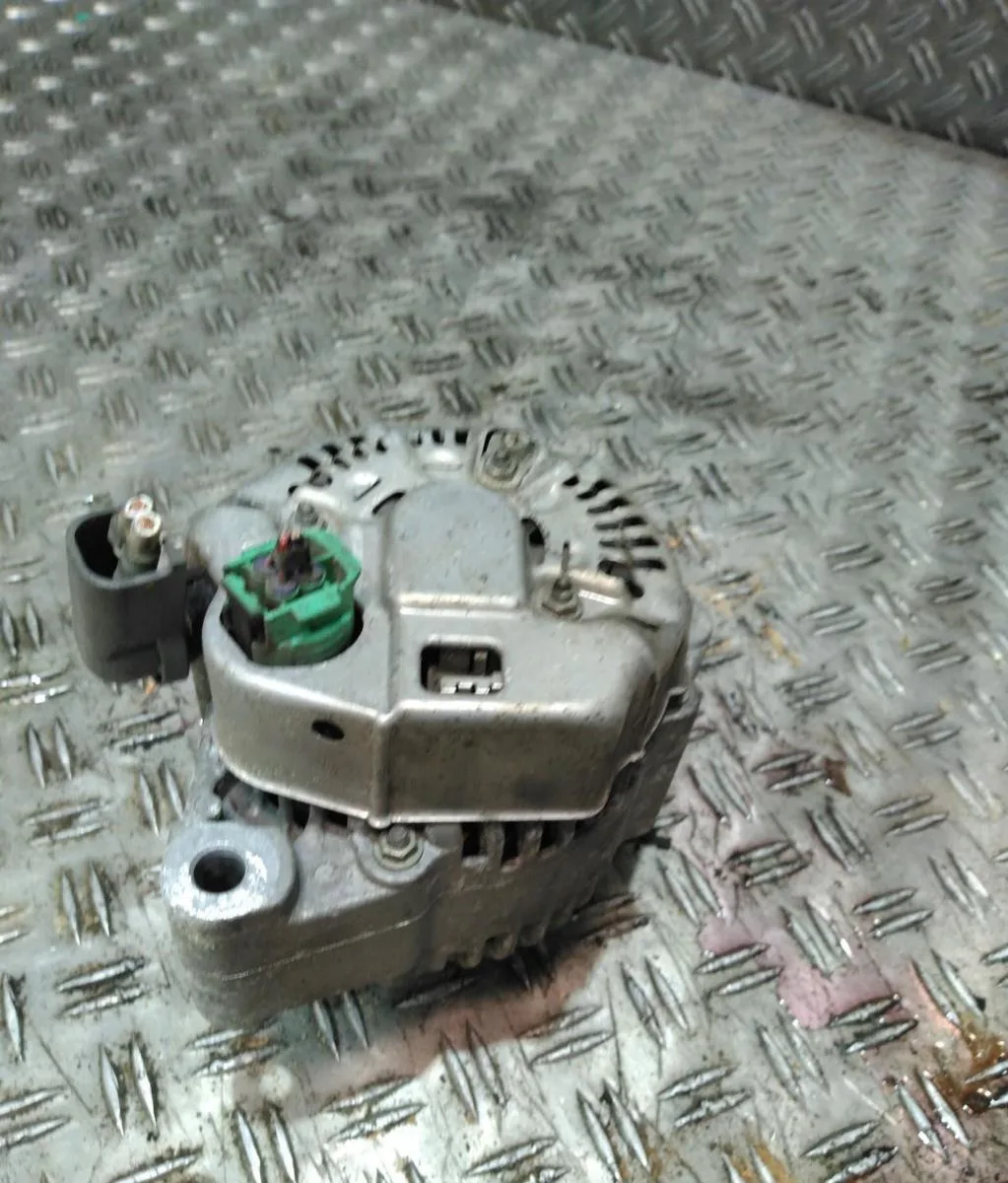 Alternateur TOYOTA HI-ACE 2 PHASE 3 occasion