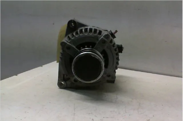 Alternateur TOYOTA YARIS II Phase 1 12-2005--11-2009 occasion