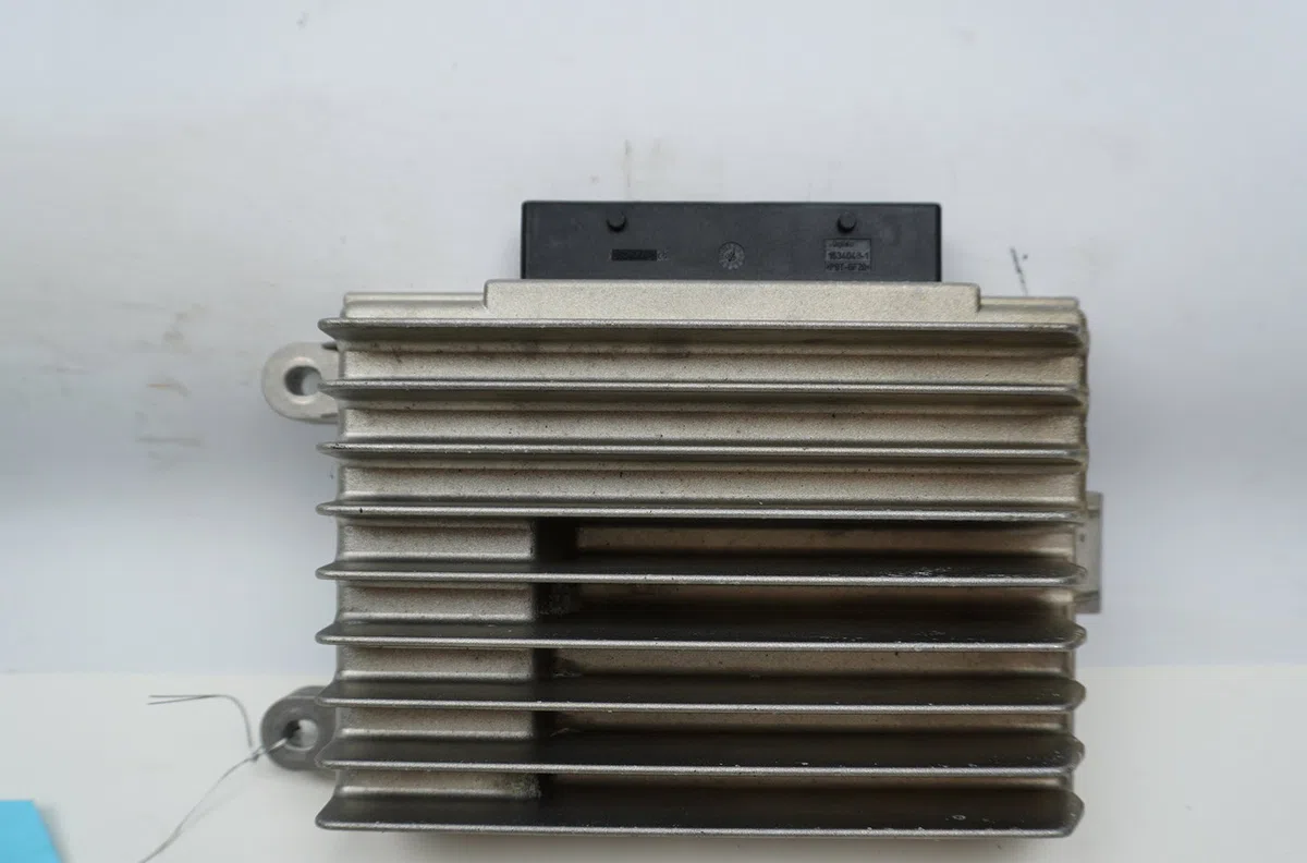 Amplificateur autoradio Audi TT Roadster (8J9) 2.0 tfsi (2010-2014) occasion