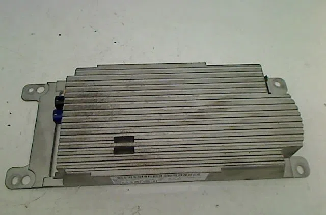 Amplificateur autoradio Bmw 1 (E87) 118 d (2004-2007) 5 portes occasion