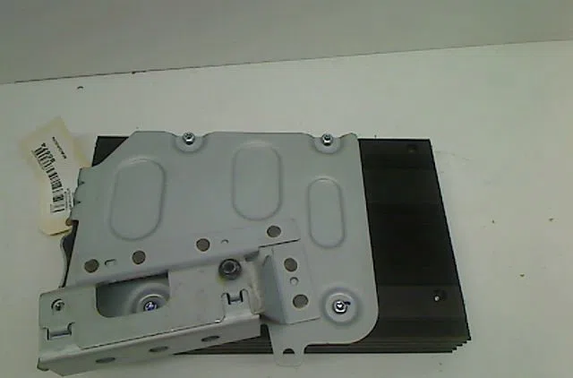 Amplificateur autoradio Dodge RAM 1500 Crew Cab Pickup 5.7 4wd (2008-2010) occasion