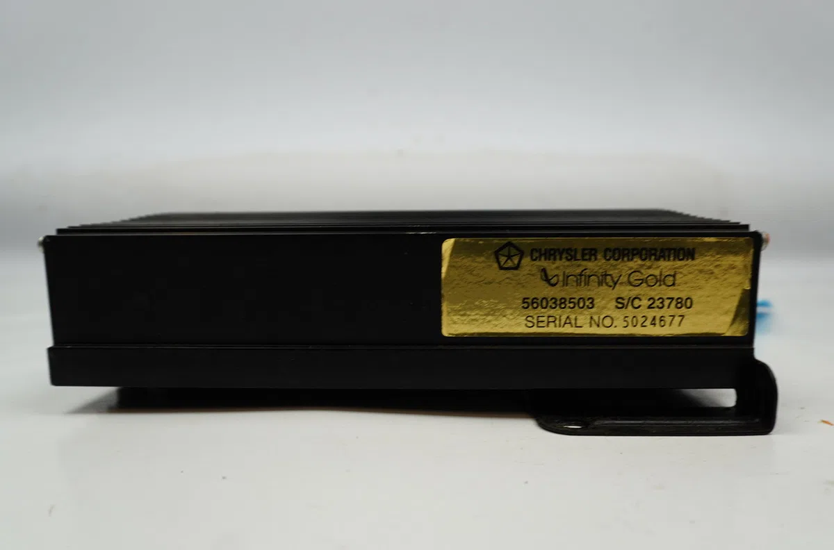 Amplificateur autoradio Jeep GRAND CHEROKEE I (ZJ, ZG) 2.5 td 4x4 (z) (1995-1999) occasion