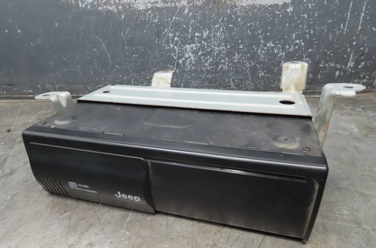 Amplificateur autoradio Jeep GRAND CHEROKEE II (WJ, WG) 4.0 4x4 (1999-2005) occasion