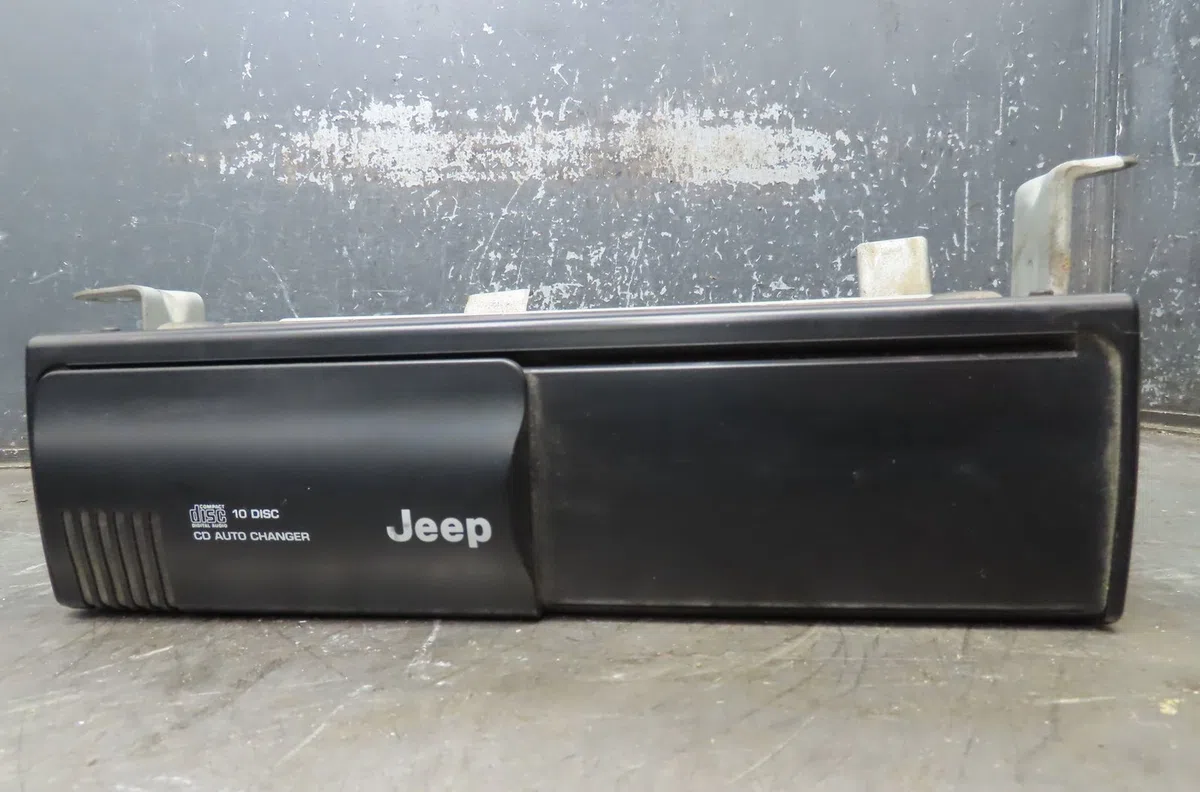 Amplificateur autoradio Jeep GRAND CHEROKEE II (WJ, WG) 4.0 4x4 (1999-2005) occasion