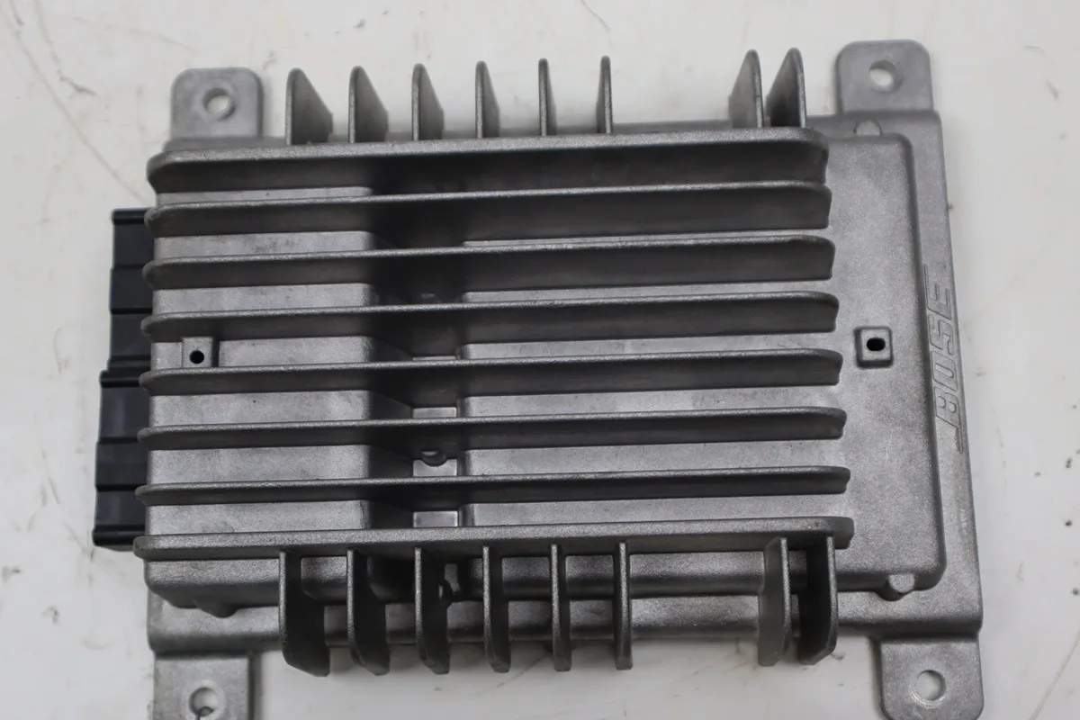 Amplificateur autoradio Renault KOLEOS I (HY_) 2.0 dci 4x4 (hy0b) (2008) occasion