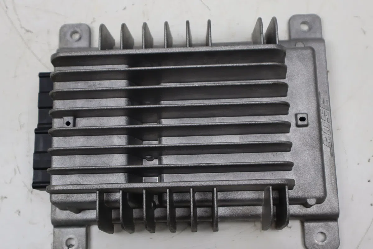 Amplificateur autoradio Renault KOLEOS I (HY_) 2.0 dci 4x4 (hy0b) (2008) occasion