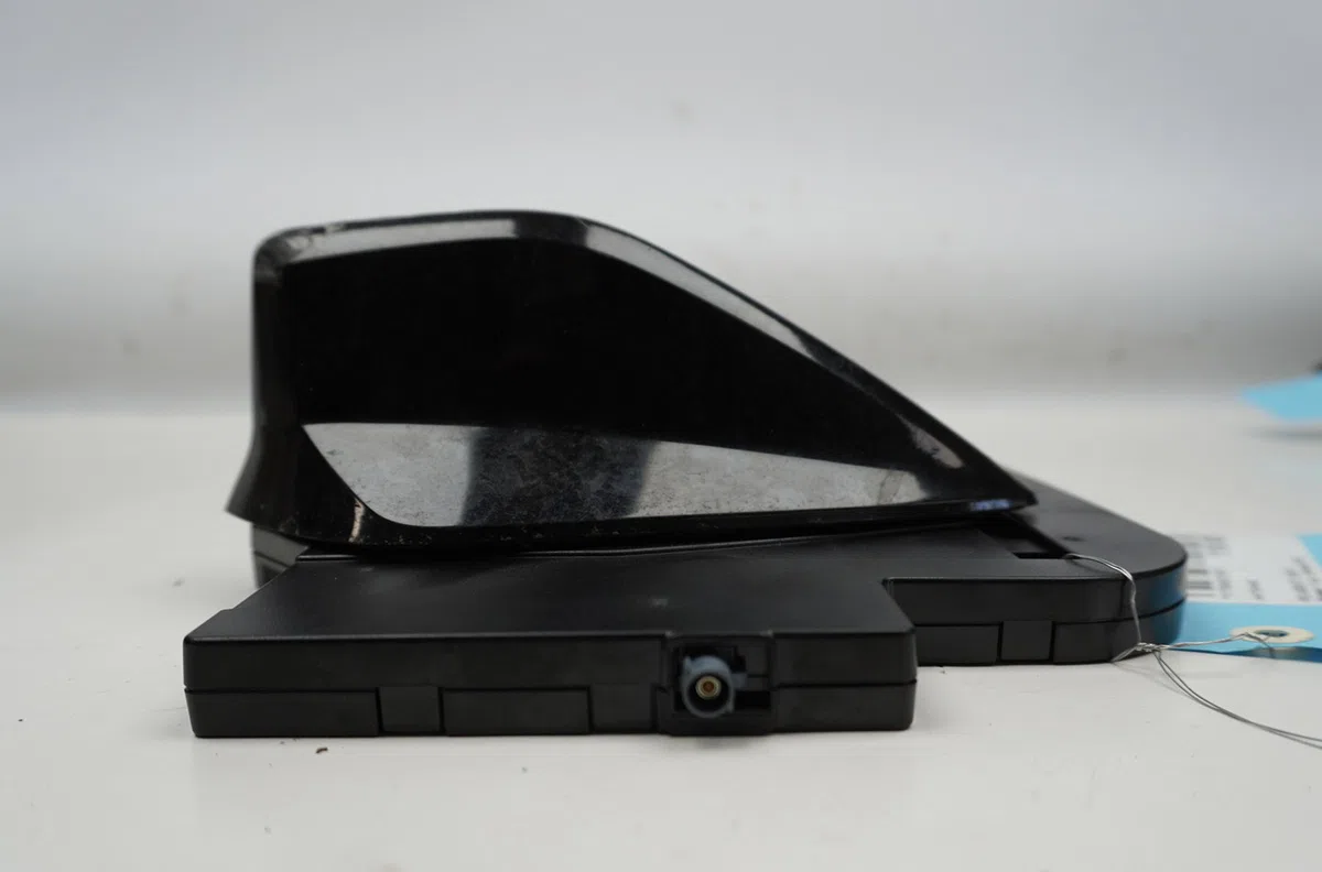 Antenne Peugeot 308 SW III (FC_, FJ_, FR_, F4_) Puretech 136 (frhpyc) (2023) occasion