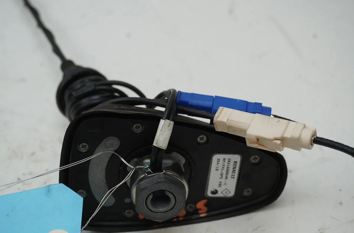 Antenne Renault CLIO III Grandtour (KR0-1_) 1.5 dci (2010-2012) 5 portes occasion