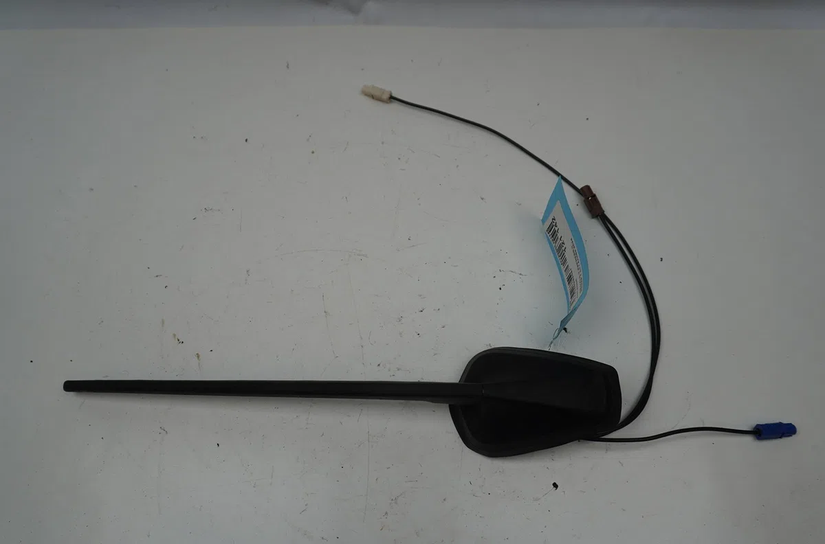 Antenne Renault EXPRESS Camionnette-Monospace 1.5 blue dci 95 (f6ab) (2021) occasion