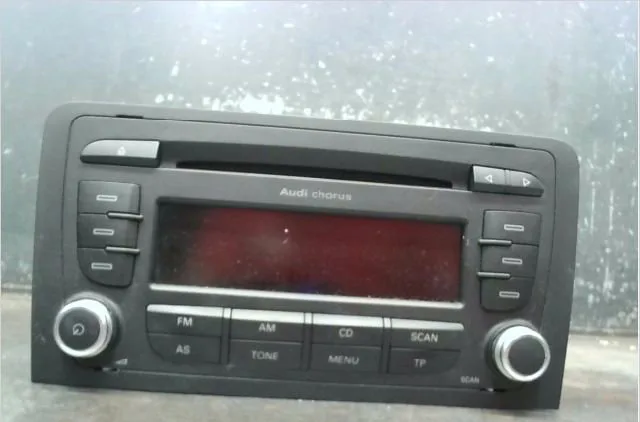 Autoradio Audi A3 Sportback (8PA) 1.6 tdi (2009-2013) occasion