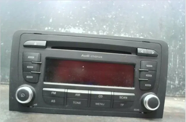Autoradio Audi A3 Sportback (8PA) 1.6 tdi (2009-2013) occasion