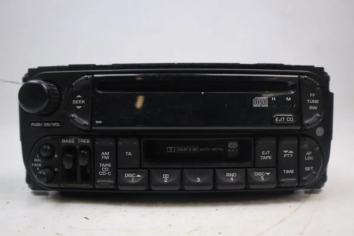 Autoradio Chrysler VOYAGER IV (RG, RS) 2.5 crd (2000-2008) occasion