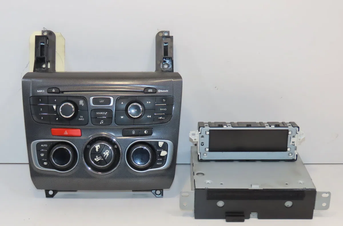Autoradio Citroën C4 II (NC_) 1.6 hdi 90 (2009) 5 portes occasion