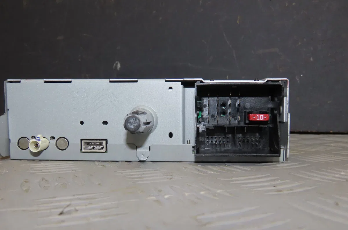 Autoradio Citroen DS3 (SA_) 1.6 hdi 90 (2009-2015) 3 portes occasion