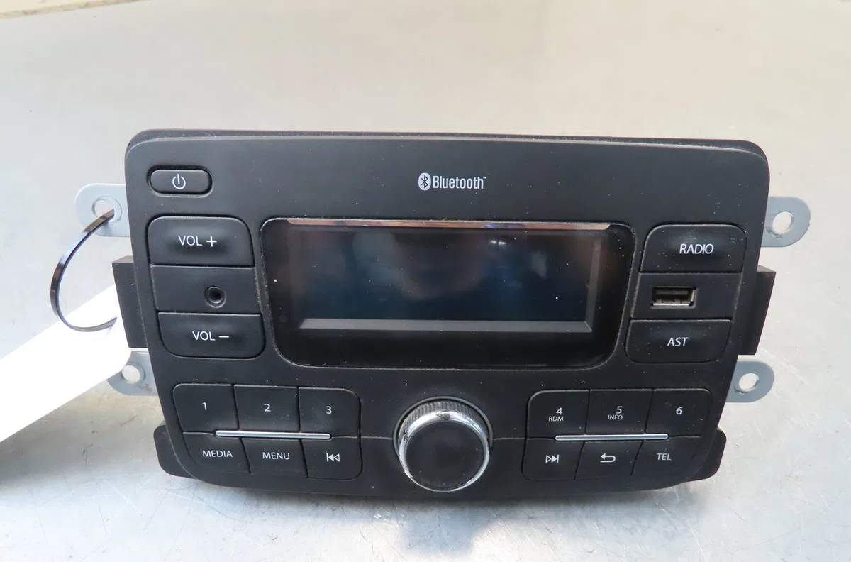 Autoradio Dacia SANDERO II 1.5 dci 75 - blue dci 75 (b8jw, b8m4, b8ah, b8m7, b8m6) (2012) occasion