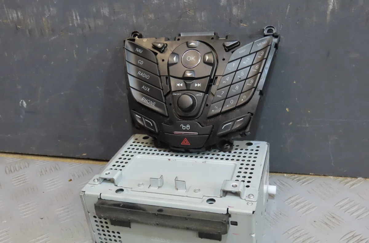 Autoradio Ford C-MAX II (DXA-CB7, DXA-CEU) 2.0 tdci (2010-2019) occasion